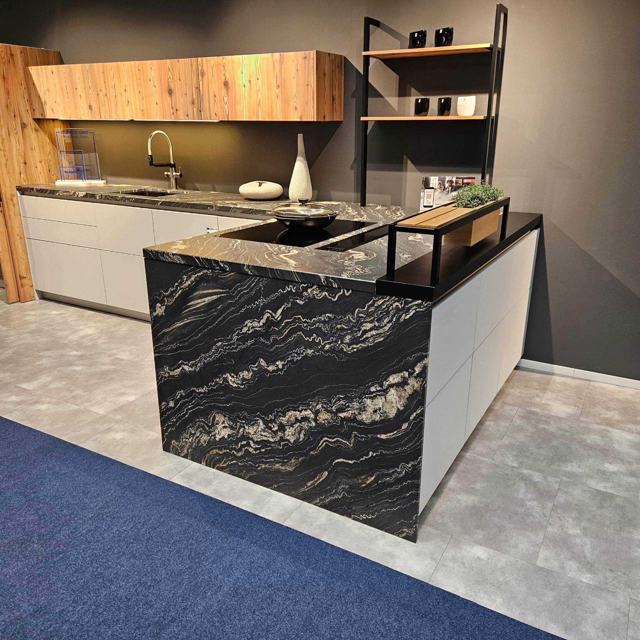 KAMENI BLOK-        clean luxury W19